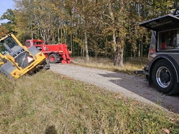 Bjærgning med Uni Man og Scania - MC Transport