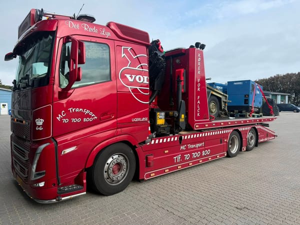 Flatbed recovery truck - MC Transport